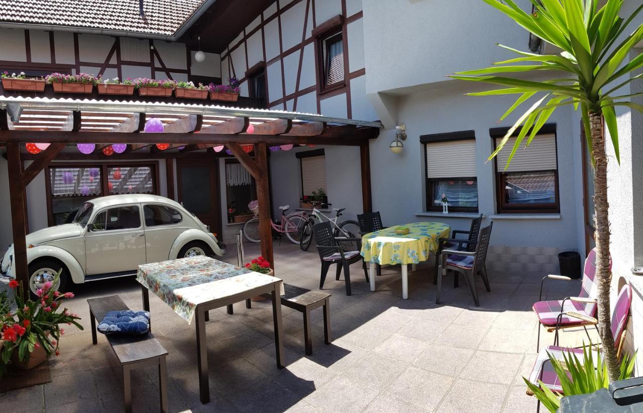 Gaestezimmer & Ferienwohnungen Thon Herbsleben ภายนอก รูปภาพ