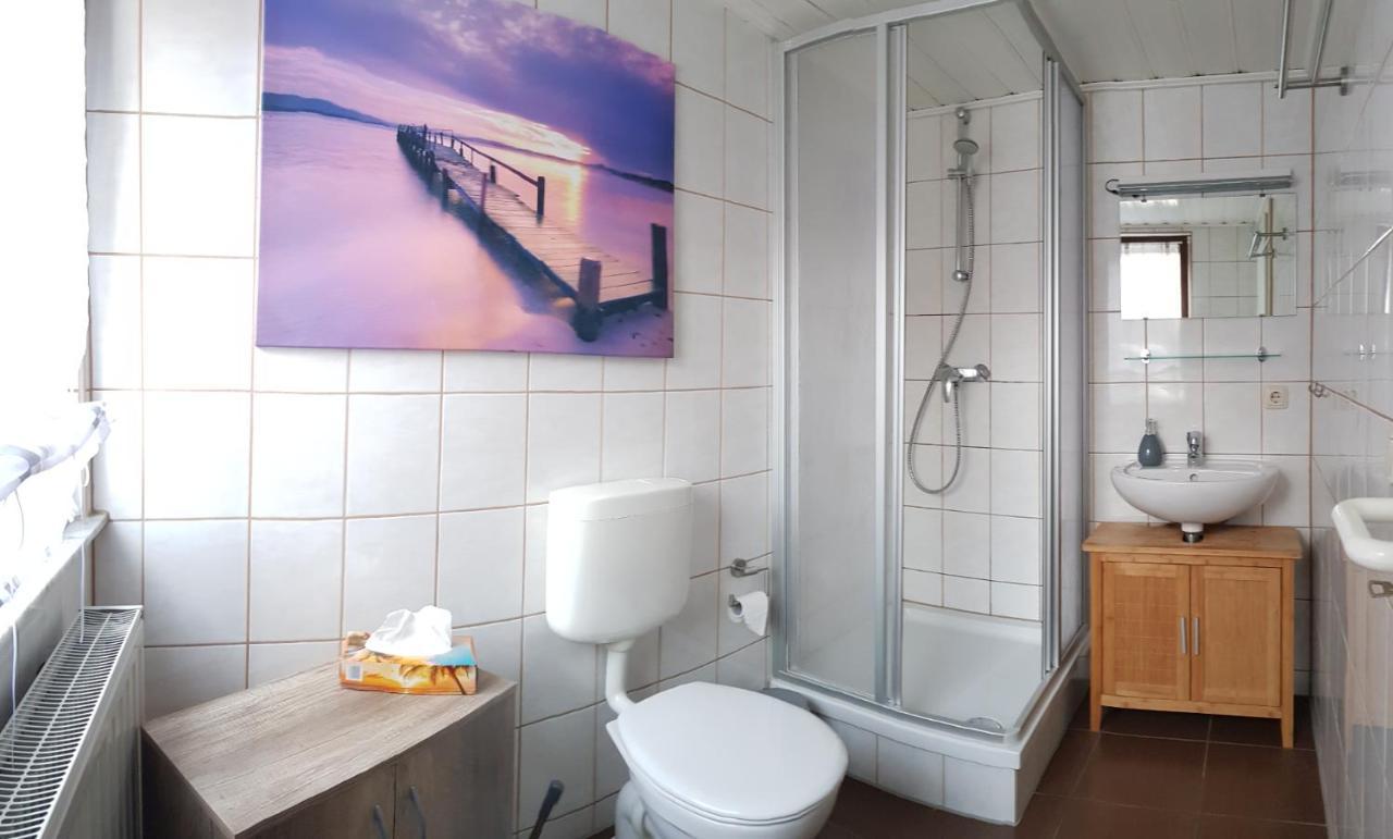 Gaestezimmer & Ferienwohnungen Thon Herbsleben ภายนอก รูปภาพ