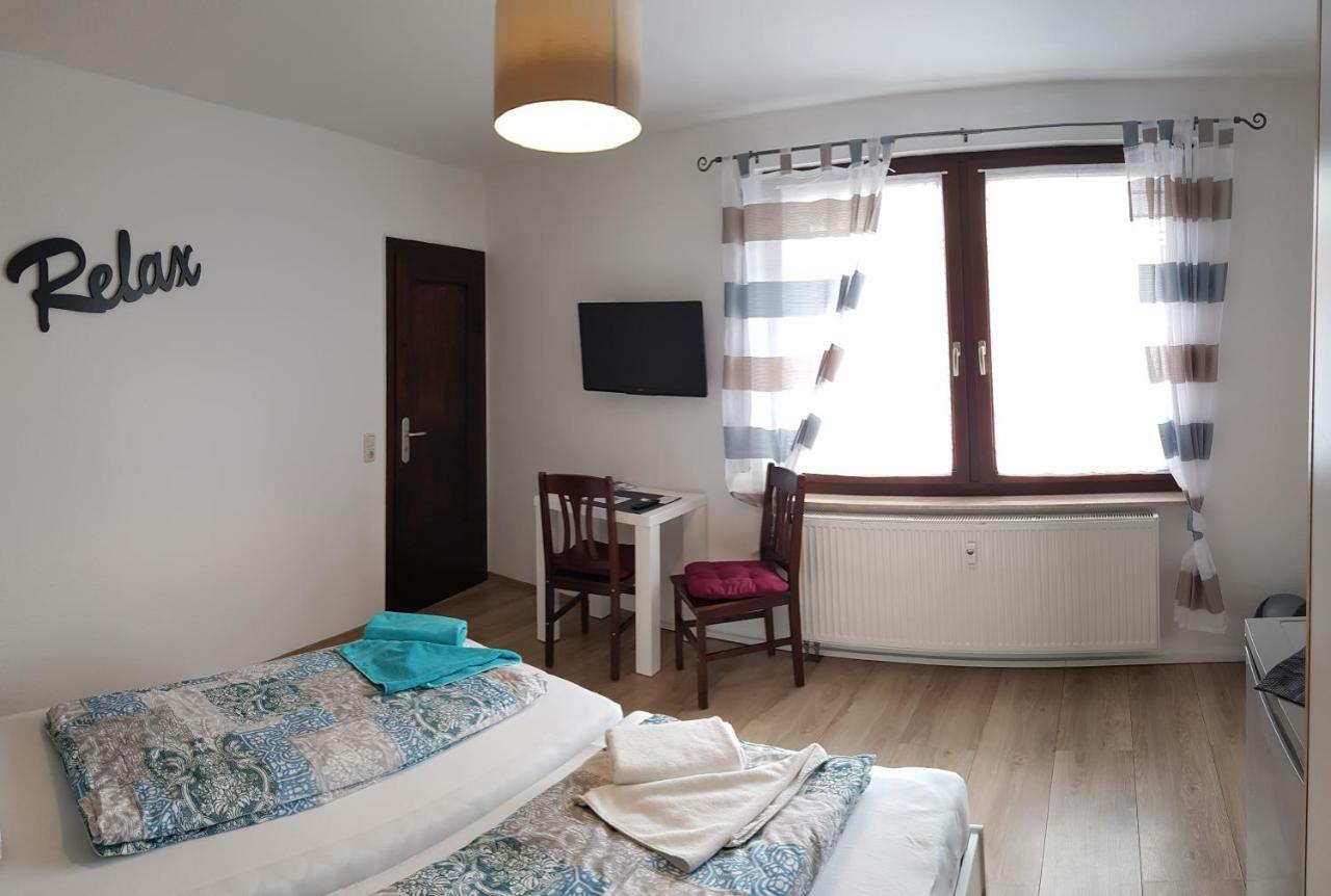 Gaestezimmer & Ferienwohnungen Thon Herbsleben ภายนอก รูปภาพ